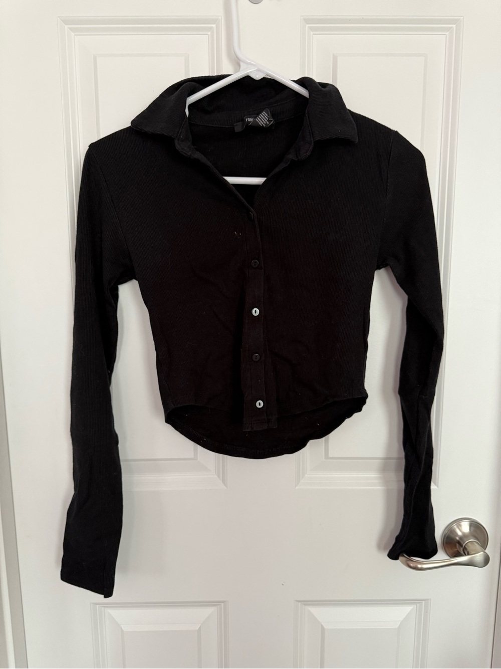 Forever 21 Black Long-Sleeve Button-Down Crop Shirt